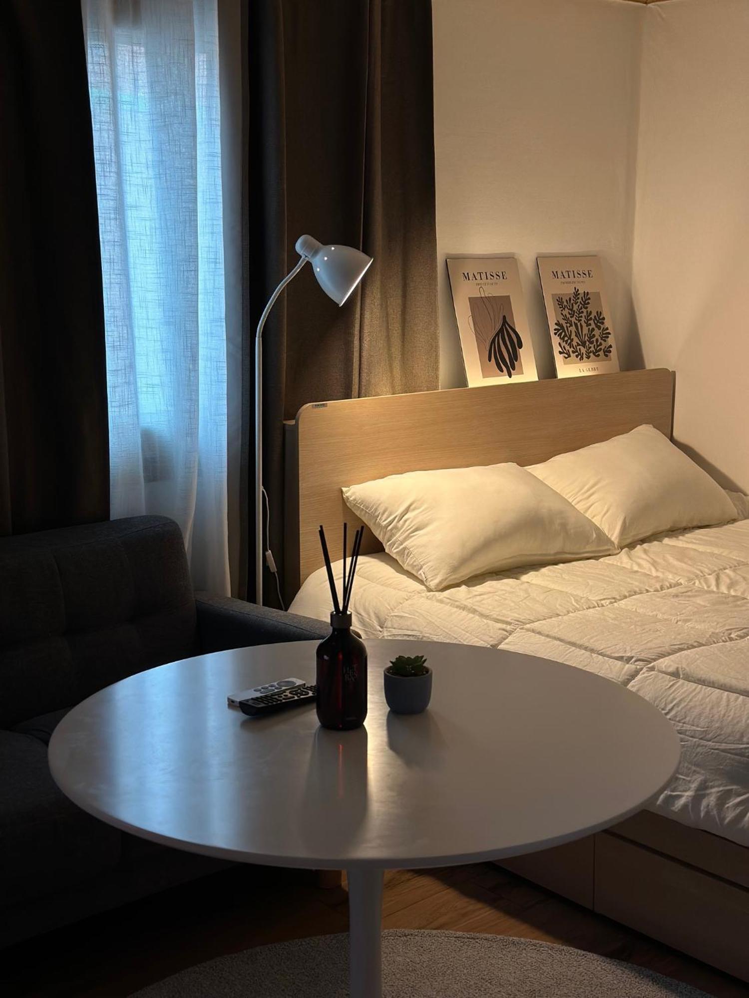 Station - 1 Minute Away - Cozy House 公寓 *