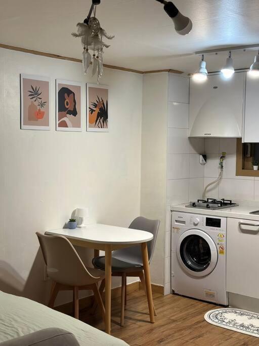 公寓 Station - 1 Minute Away - Cozy House 首爾